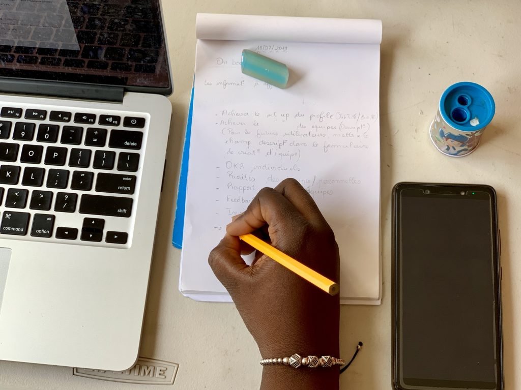 L’attribut alt de cette image est vide, son nom de fichier est crayon-1024x767.jpeg.